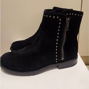 Frye "Natalie" Black Suede w/Stud Trim Ankle Boots Sz.7.5 Ret.$358